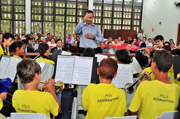 Projeto Guri oferece 240 vagas para 2016 em Adamantina, para cursos gratuitos de instrumentos musicais, canto coral e iniciação musical (Foto: Divulgação).