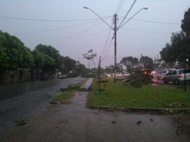 Tromba d´água avança do rio Paraná e se transforma em tornado ao destruir parte de Panorama