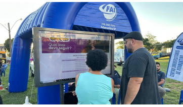 Com entrega de brindes e quiz vocacional, FAI participa do Domingo no Parque