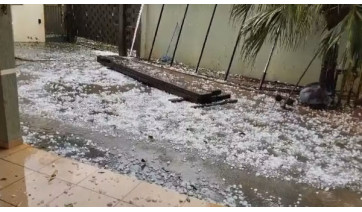 Temporal faz três mortes no interior de SP; em Presidente Prudente chove granizo