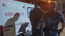 Policiais militares em viatura ambulância prendem homem por tráfico de drogas em Adamantina