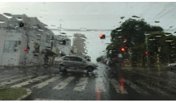 Chuva e queda na temperatura aliviam onda de calor e tempo seco das últimas semanas em Adamantina