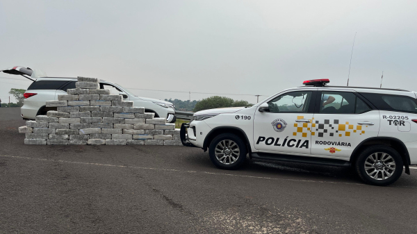 Droga apreendida pela PM Rodoviaria em Florida Paulista (Cedida/PM Rodoviaria).