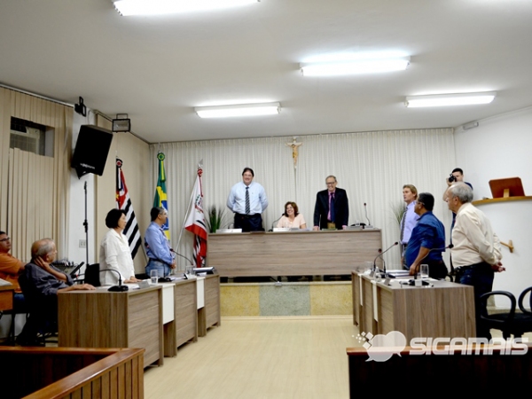 Noriko, Hélio, Macarrão, Robertinho, Diniz, Aguinaldo e Fabiao votaram contrários. Galvão foi o único a votar a favor (Foto: Acácio Rocha)