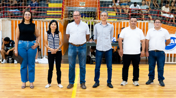 Jesana Lima, Lucia Haga, Jose Carlos Tiveron, Prof. Alexandre Teixeira de Souza, Luiz Alexandre Hagui e Gilmar Bosso durante a abertura da Copa (Foto: Joao Neres).