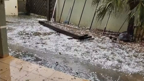 Chuva de granizo em Presidente Prudente (Reproducao/G1).