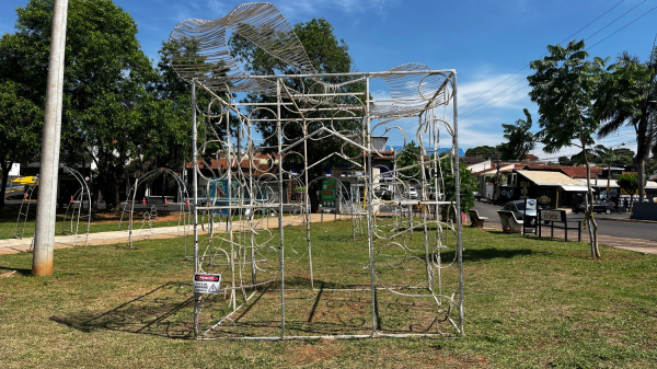 Local onde o menino recebeu o choque eletrico (Imagem: Siga Mais).