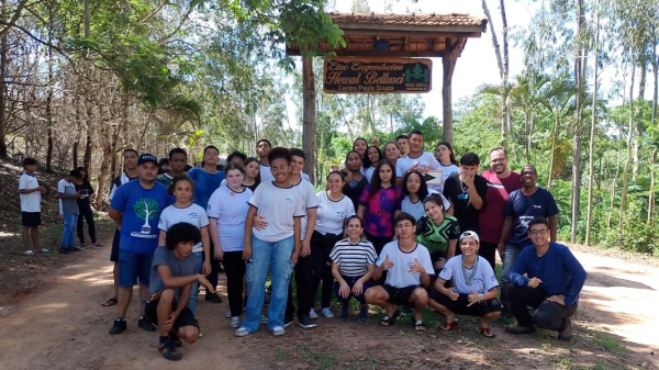 Atividade de plantio e lancamento de bombas de sementes ocorreu no Colegio Agricola de Adamantina (Cedida).