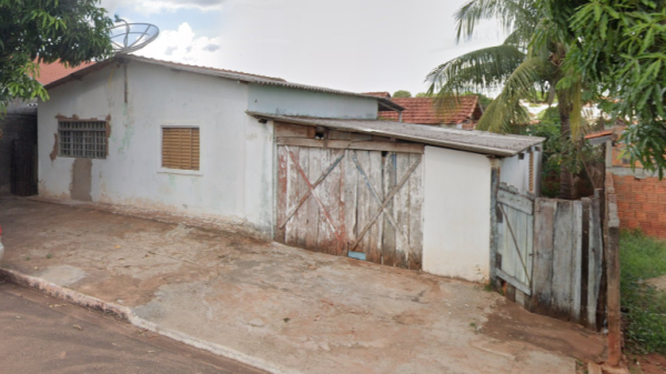 Casa onde o corpo da mulher foi encontrado (Google).